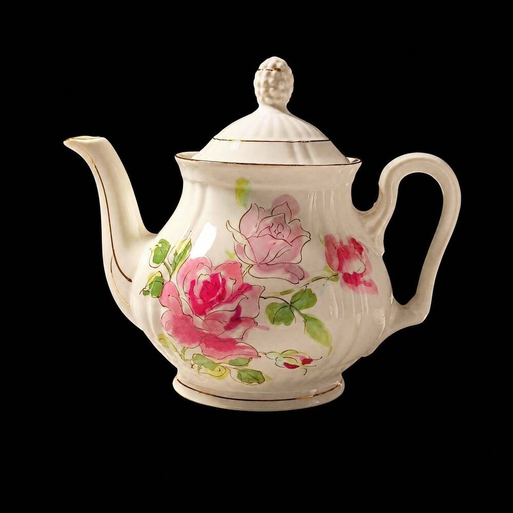 Vintage Made in Japan Trimont Cabbage Rose Porcelain Teapot, 22K Gold Trim, 6.5"